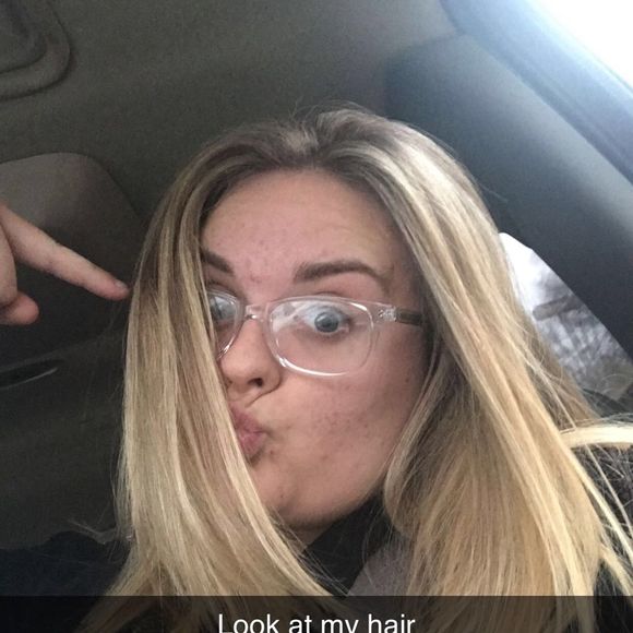 Meet your Posher, Olivia - Picture 1 of 1